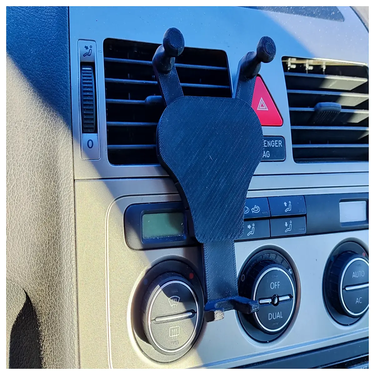 universal car phone holder vent mount magnetic clip on dashboard grip for gps navigation travel road trip