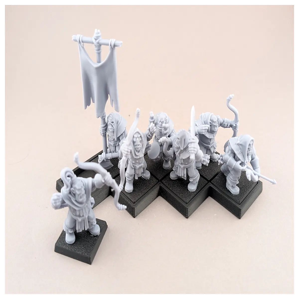 25x25mm base wargame tray for 7 miniatures terrain storage organizer