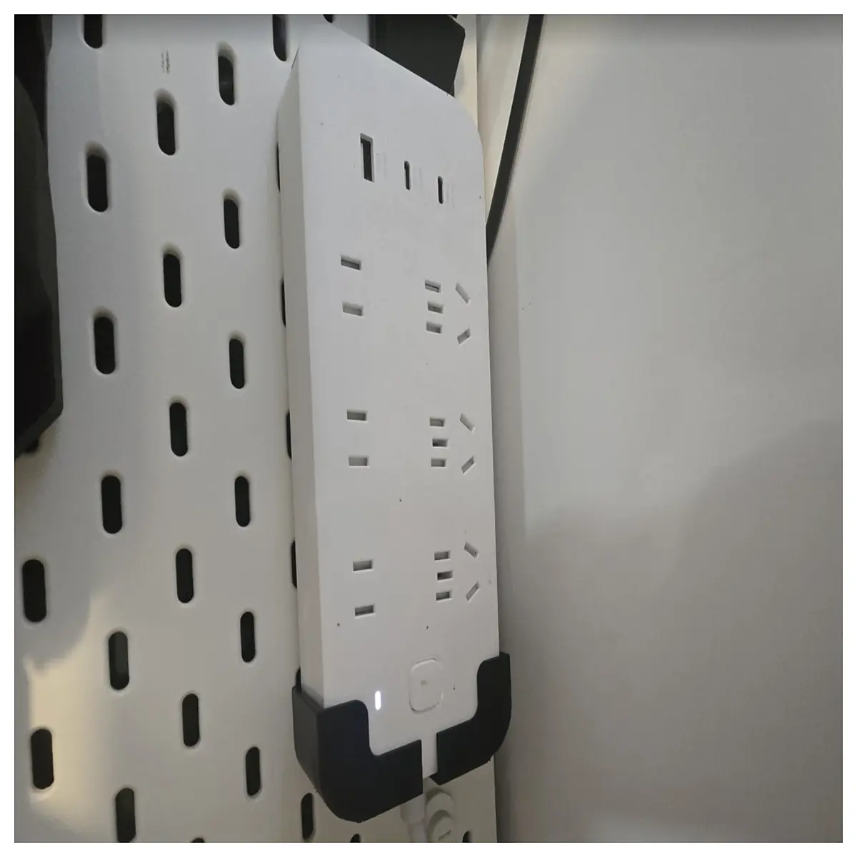67w fast charging power strip with organizer cable management desktop gadget