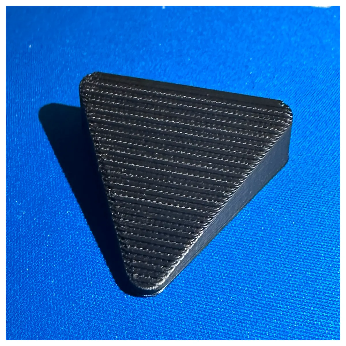 acoustic electric guitar picks medium thickness textured grip for strumming and fingerstyle