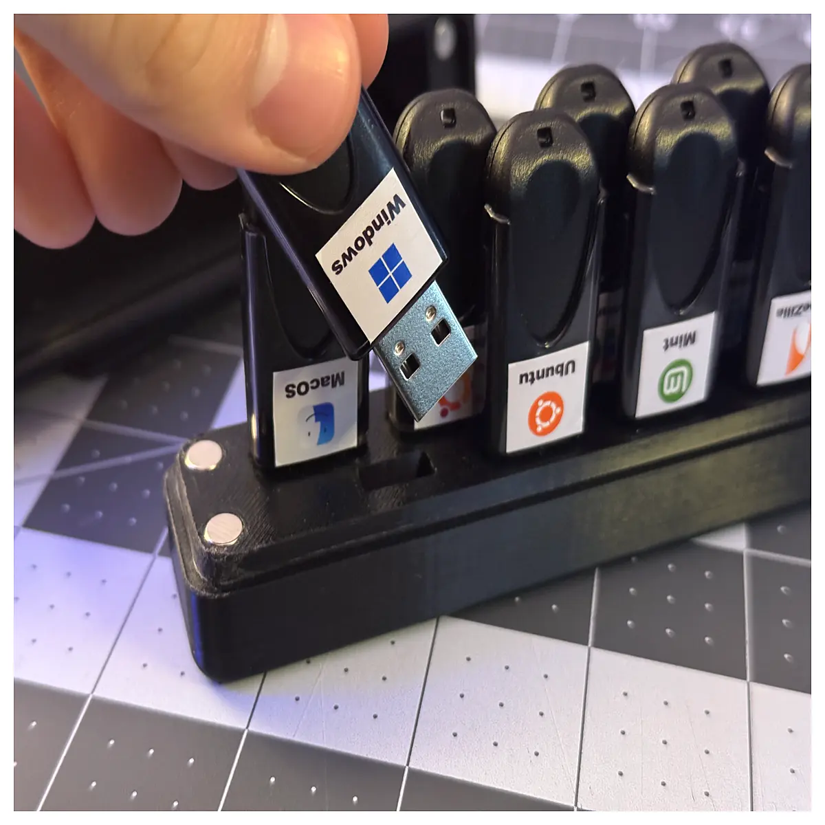 usb flash drive holder organizer desktop storage box for pendrive keychain accessory