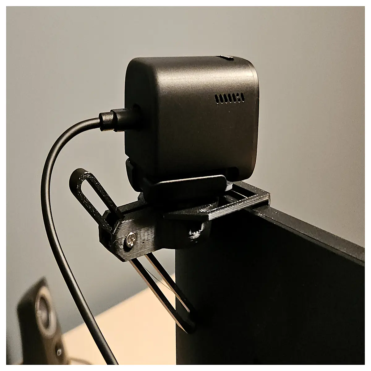 universal monitor webcam mount clip holder for laptop screen top bar camera