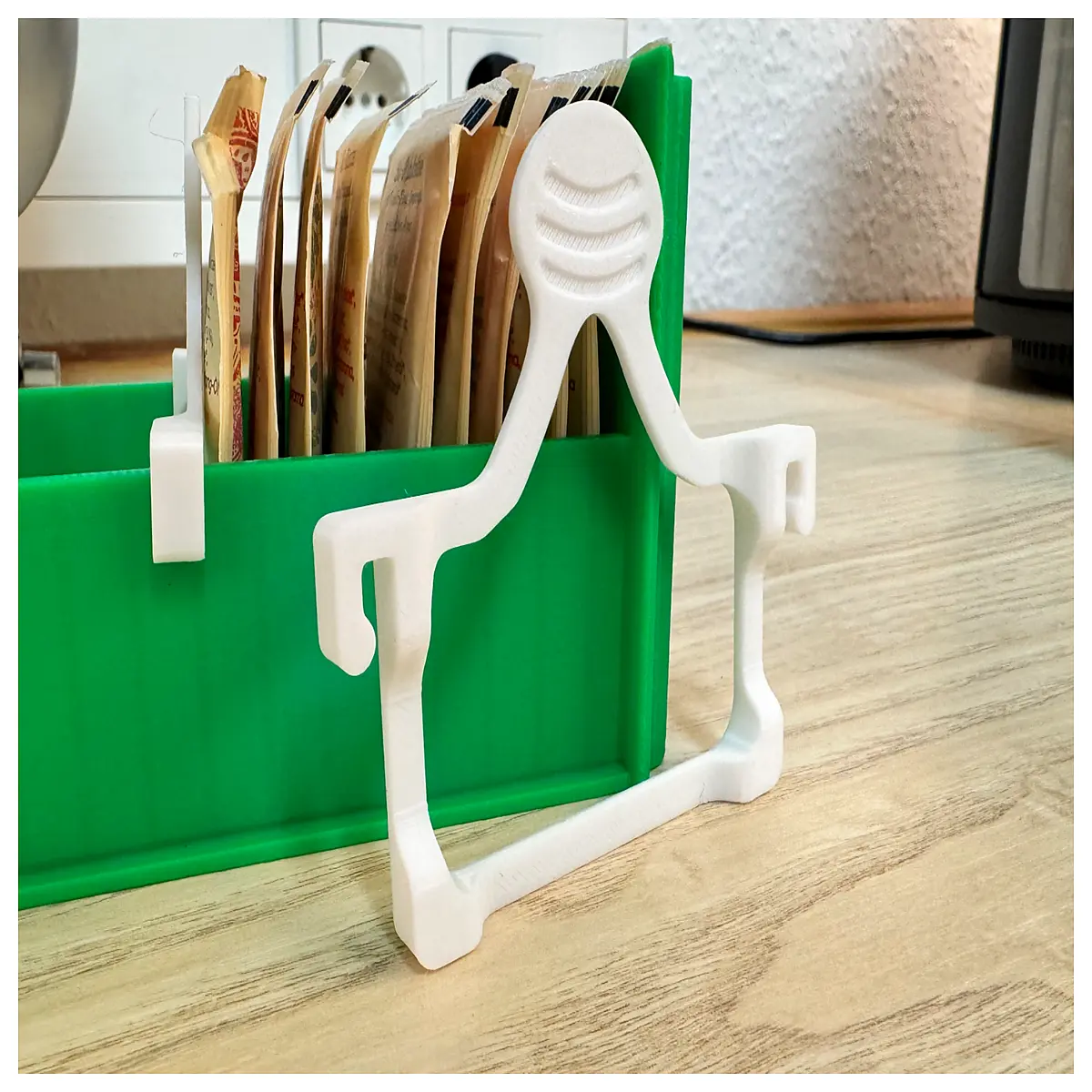 tea bag tag holder clip organizer desk accessory wet mess