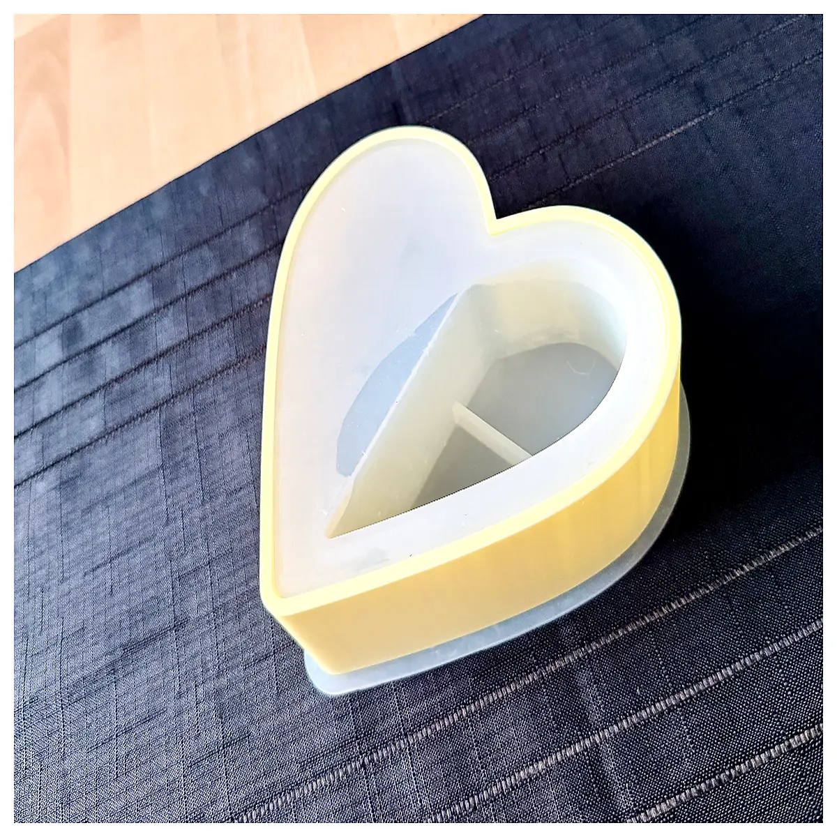 shaped silicone support for keraflott raysin baking tools