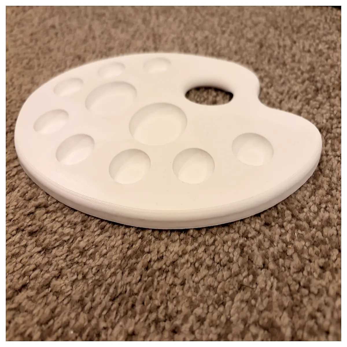 art palette with thumb hole for painting ergonomic hand grip design oil acrylic watercolor tray non slip