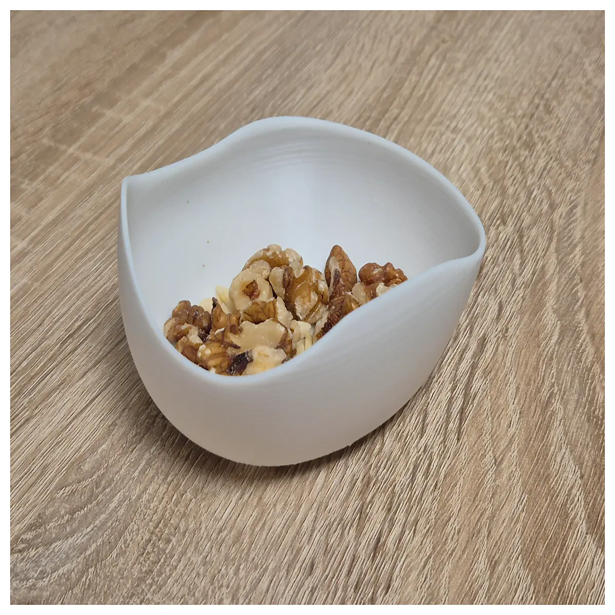 acorn shaped candy bowls for party favors walnut design snack dishes autumn harvest dessert serving trays festive holiday table decor accents