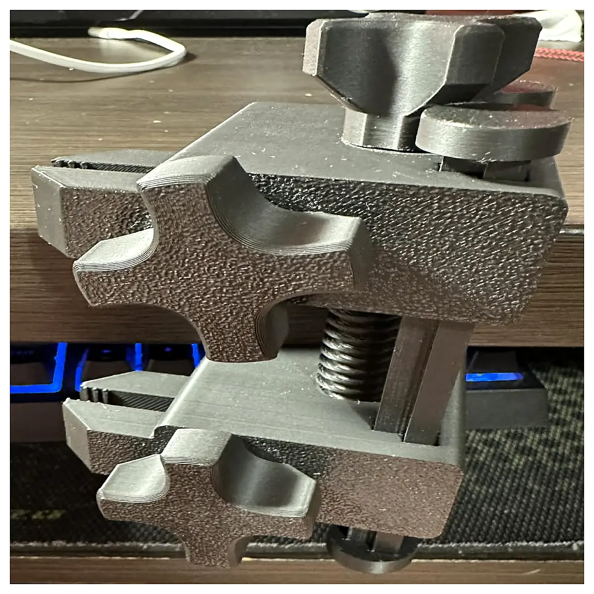 adjustable welding helper third hand with magnifier clamp for electronics repair and soldering workbench