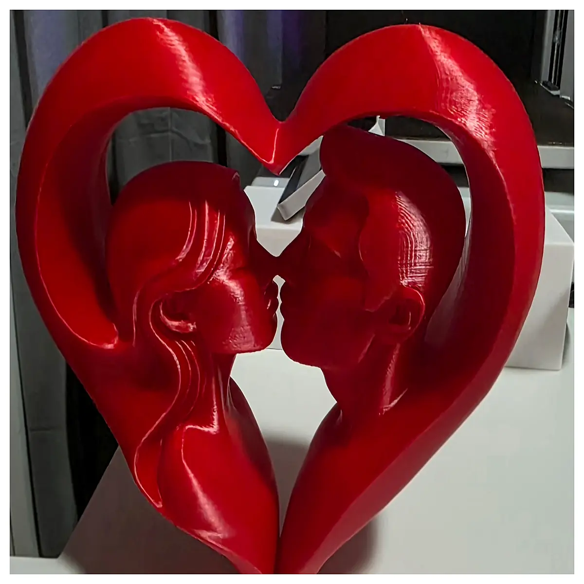 kissing sculpture resin figurine romantic home decor couples anniversary valentines day bedroom shelf ornament