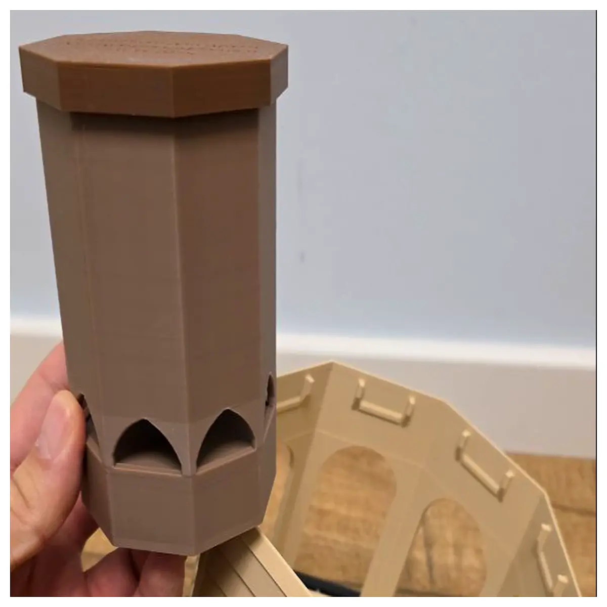 octagon bird feeder with seed hopper for wild birds