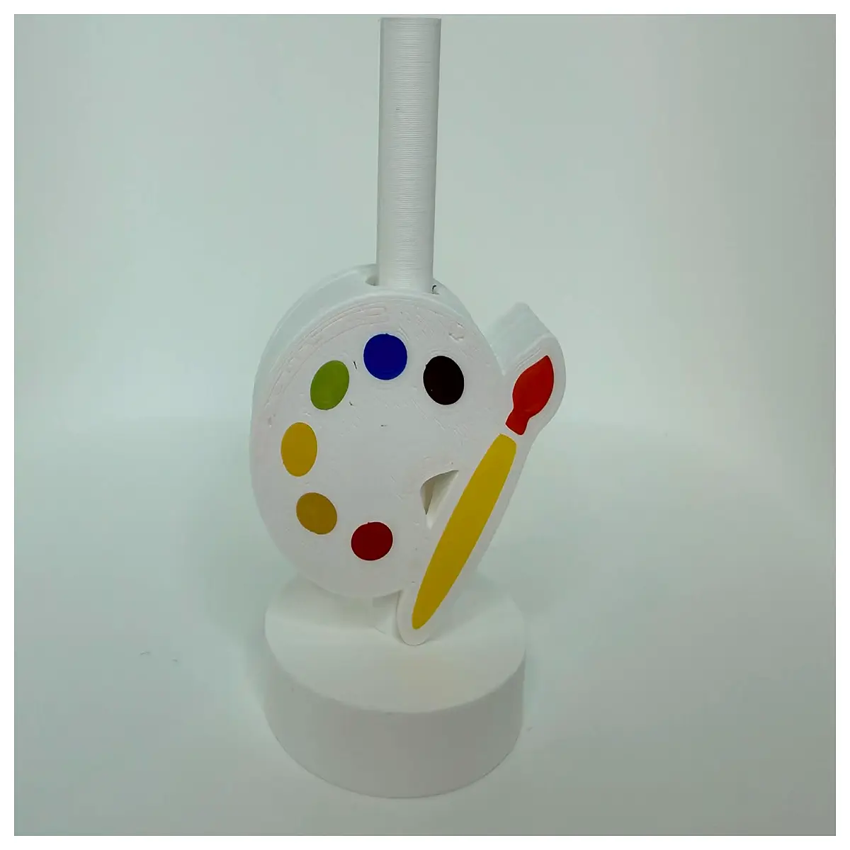kids art palette cup lid with mixing wells for paint and watercolor