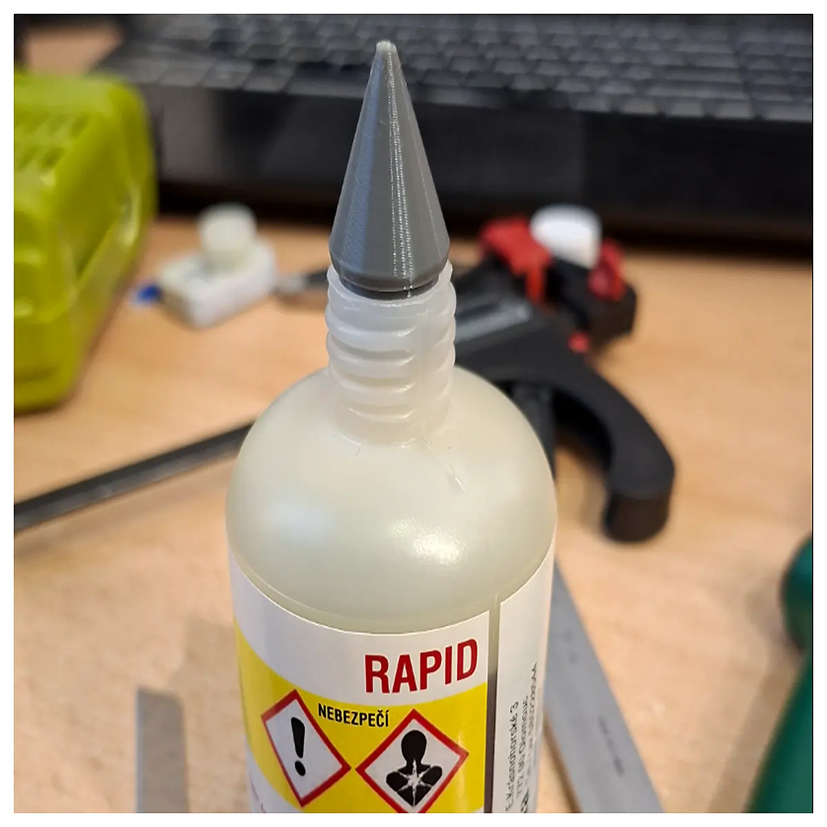 fine tip glue applicator needle for precise craft bonding and assembly