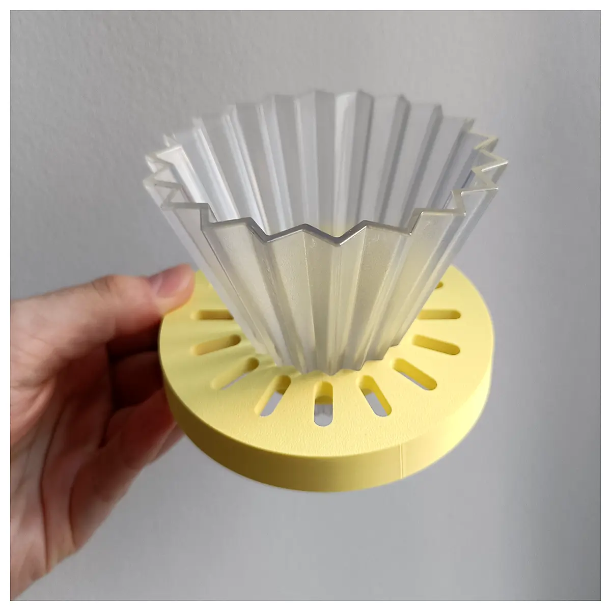 origami dripper with steam holes for coffee maker ventilation heat retention