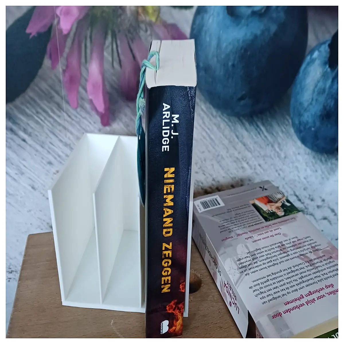 duty metal bookends for shelves modern geometric desk organizers anti slip rubber feet book holders