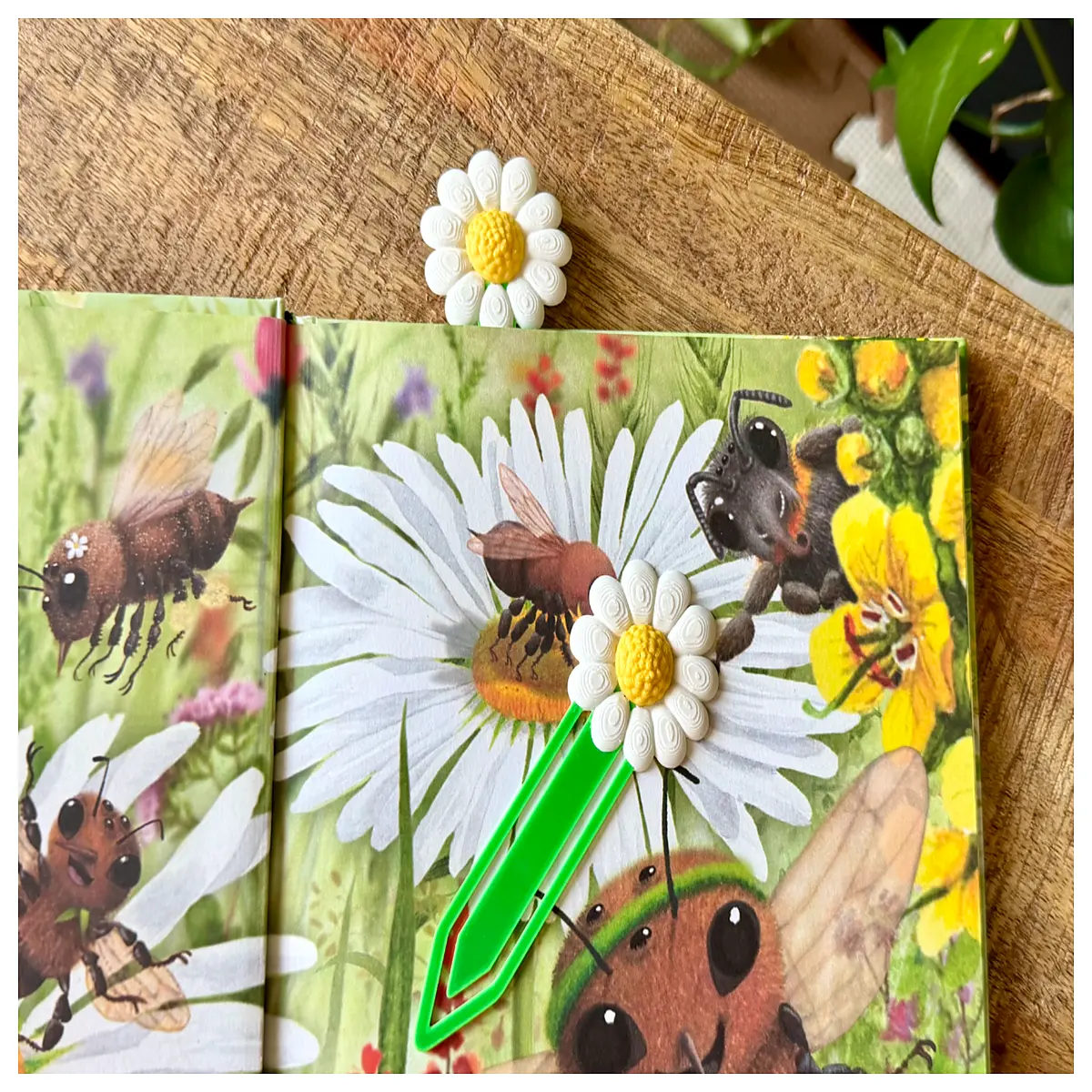 daisy bookmark for reading lovers cute floral page marker gift aesthetic paper clip organizer