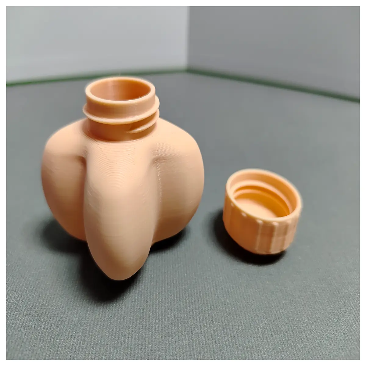 flower petal cap bottle aesthetic skincare packaging empty refillable cosmetic jar with decorative lid for lotion