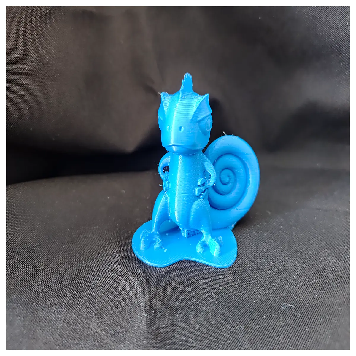 color changing chameleon statue home decor iridescent animal figurine for desk shelf novelty kids resin art piece