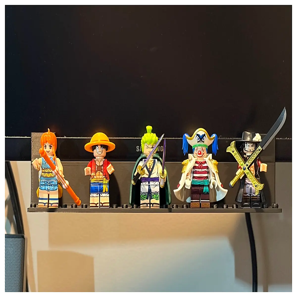 monitor desk organizer clip mount for mini figurines parametric printed holder for collectibles