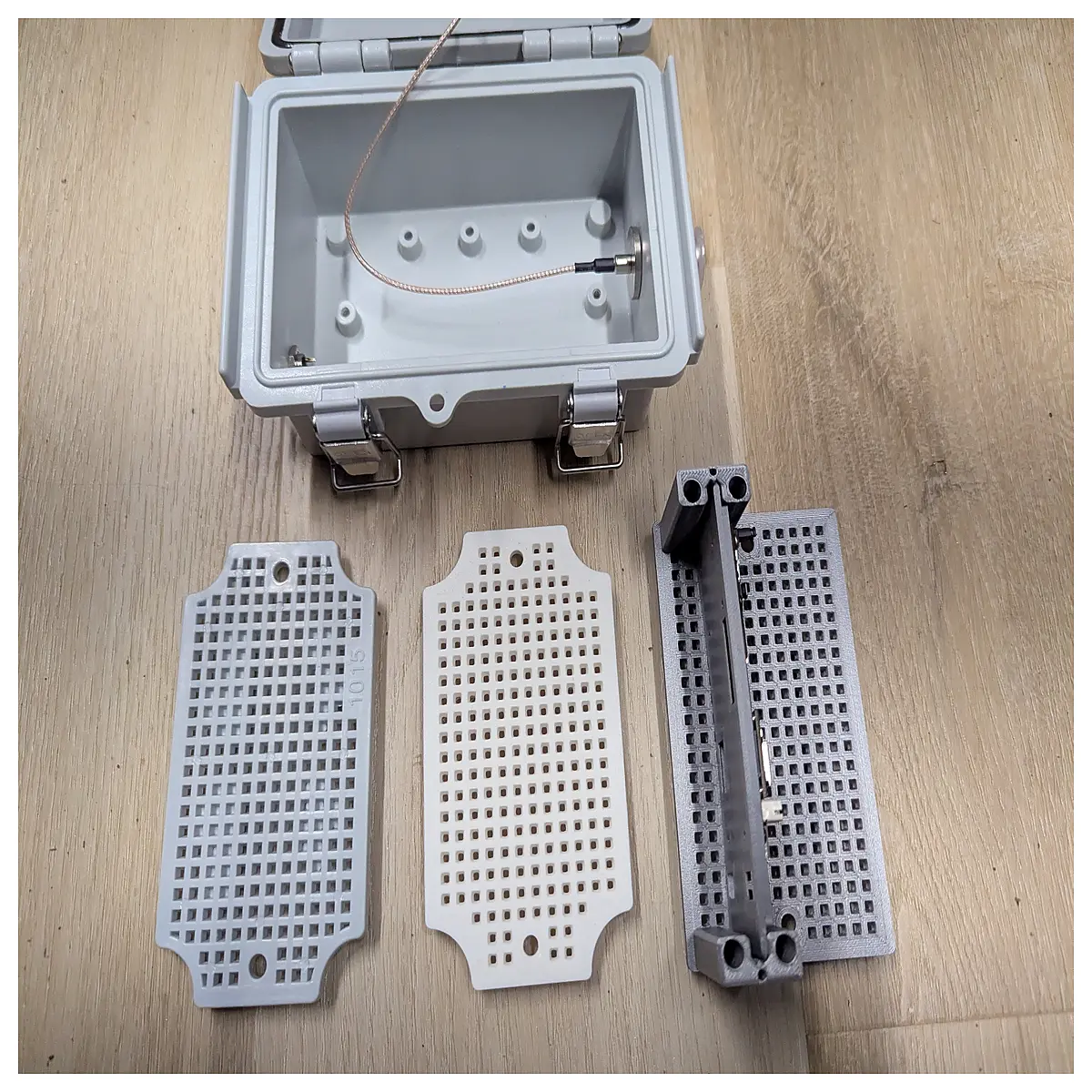ip67 waterproof sealing back panel 118x69mm industrial enclosure replacement part weatherproof cover