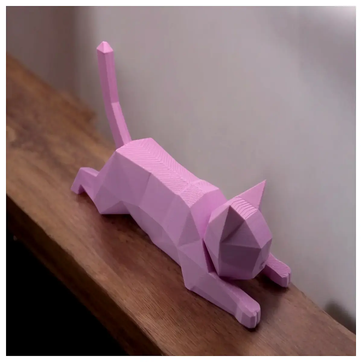 minimalist low poly cat sculpture geometric desk decor modern abstract animal art piece for home office shelf