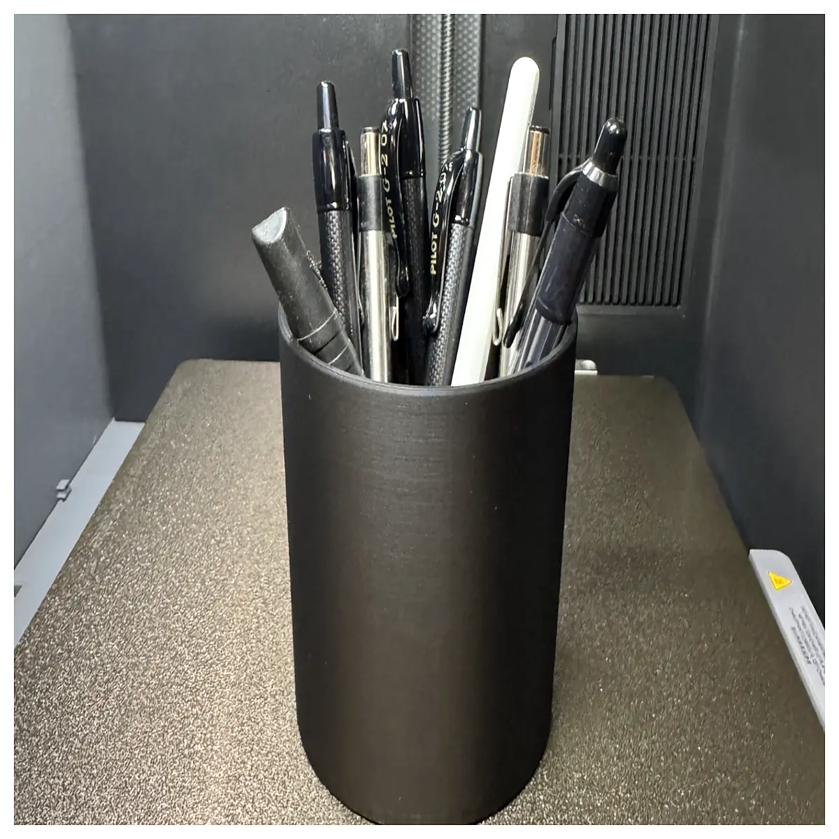 minimalist desk pen holder organizer modern metal for writing utensils clean aesthetic home office supplies