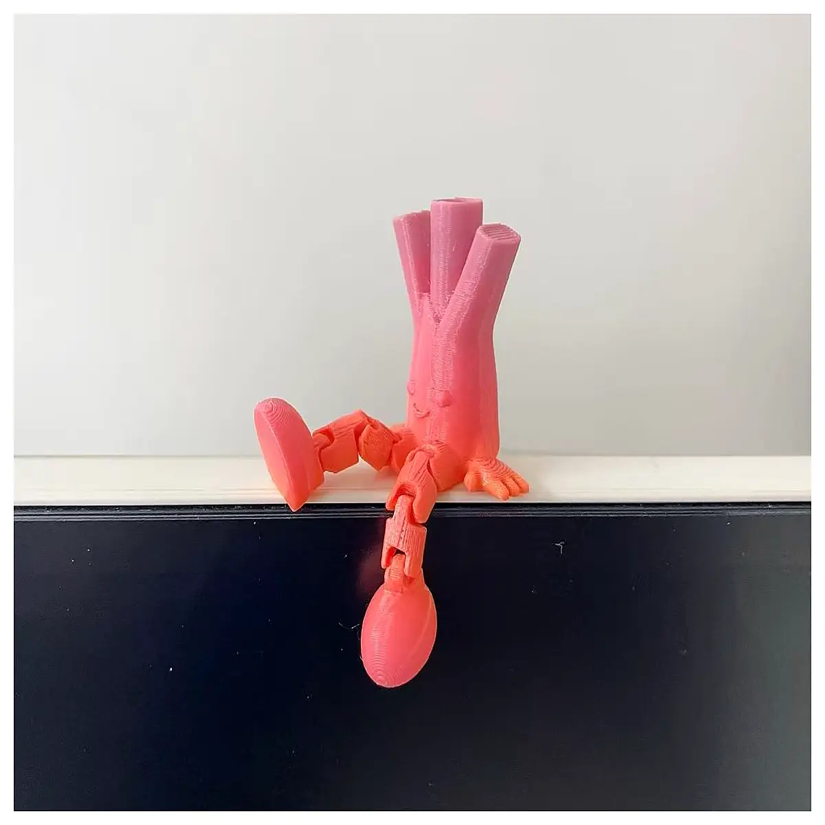 funny onion garlic desk toy movable joint action figure cute computer desktop ornament stress relief office gift