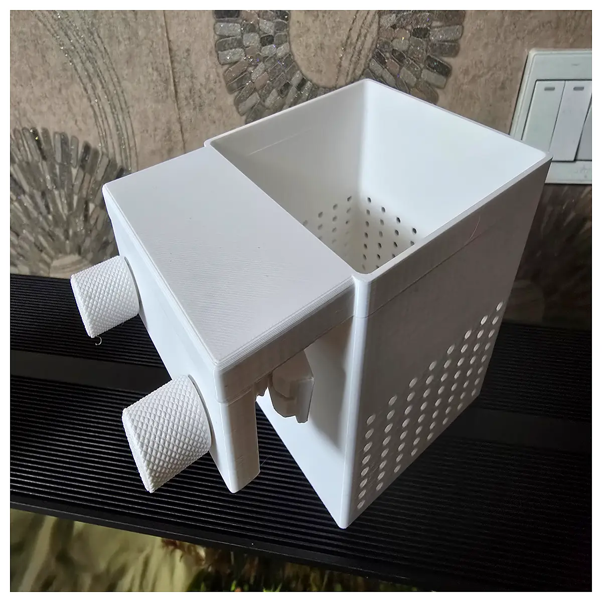 aquarium water changer splash guard with flow diffuser for fish tank maintenance and safe refilling