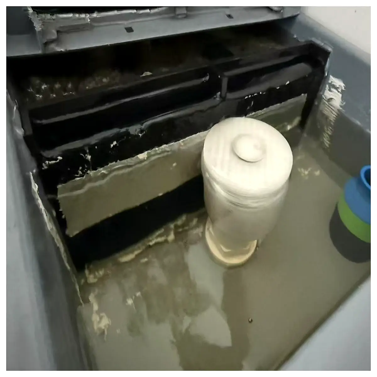 plastic turnover box drainage plate insert for logistics crate waterproof divider