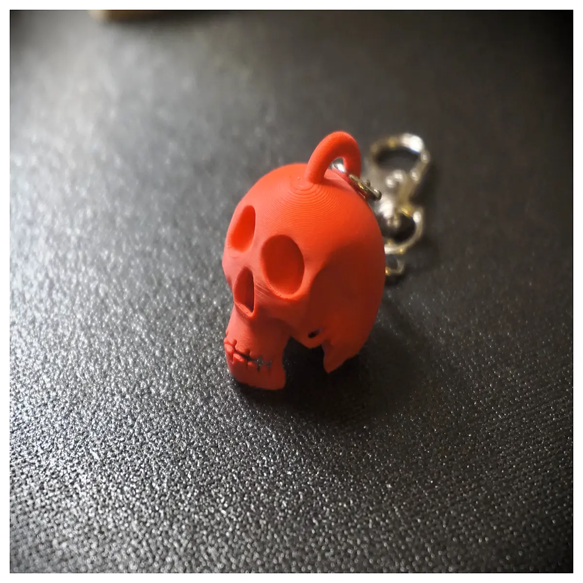 cute skull keychain kawaii goth accessory black metal pendant bag charm for women men