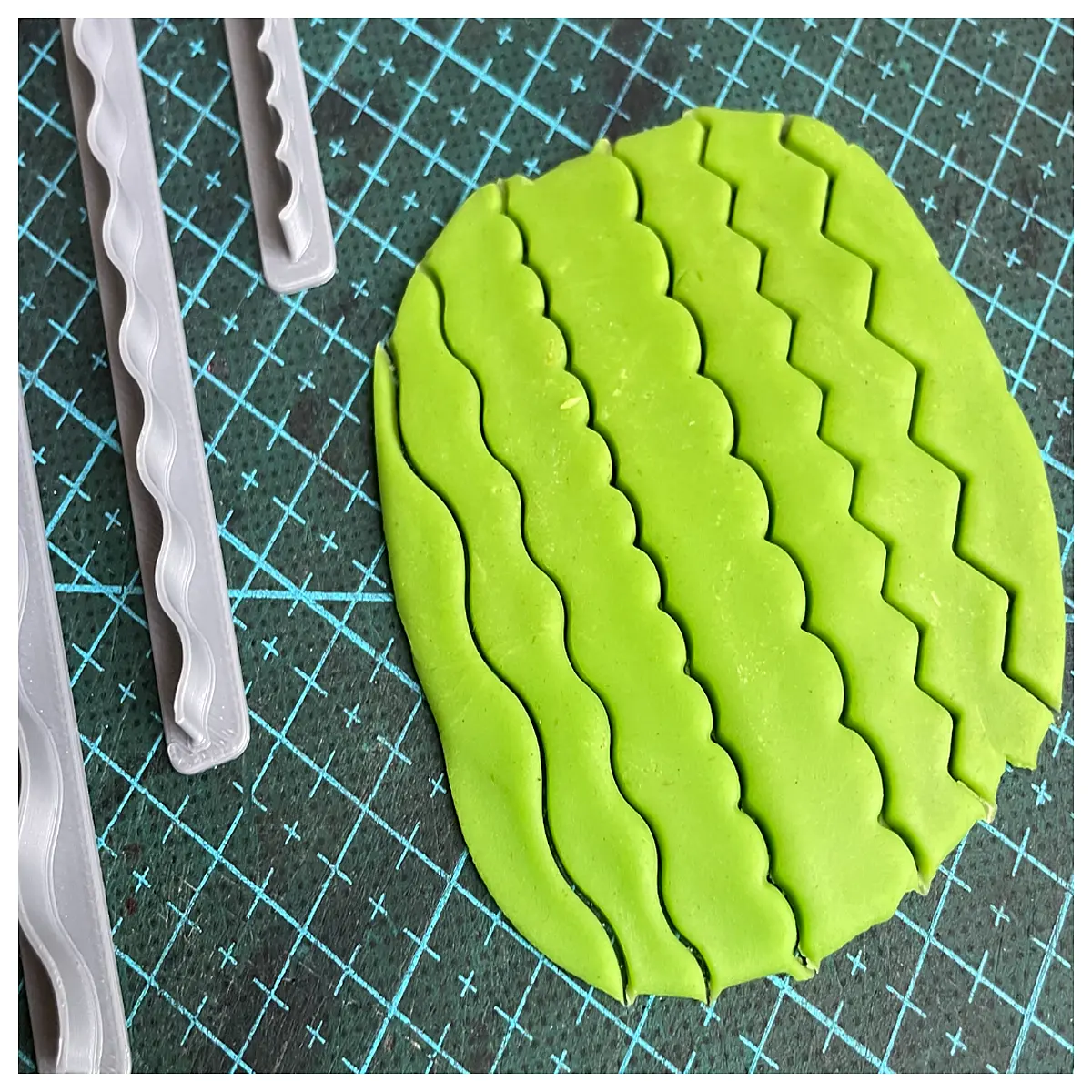 wavy clay cutter for polymer clay wavy edge ribbon tool for playdough crafting corrugated fondant scraper cake decorating