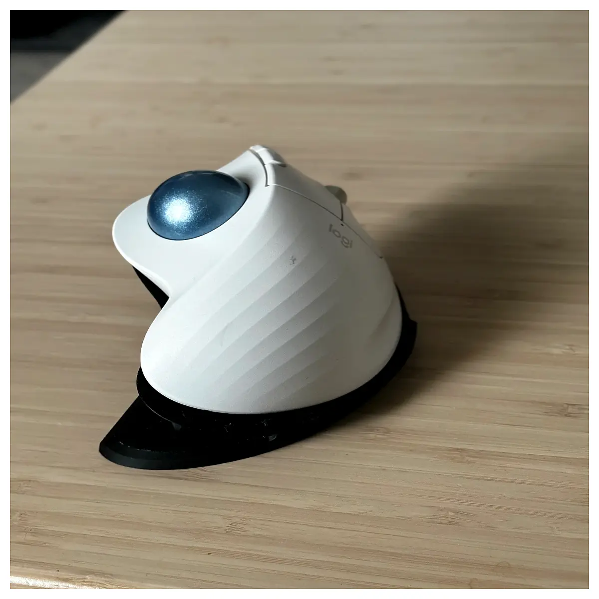 m575 ergonomic trackball vertical design 30 degree tilt wireless ergonomic wrist support office pain relief