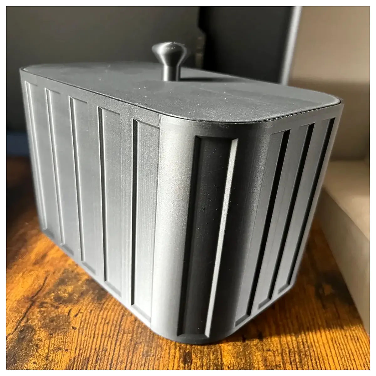 small desktop trash can for office desk compact waste bin with lid cute mini garbage bin for home table top recycling container