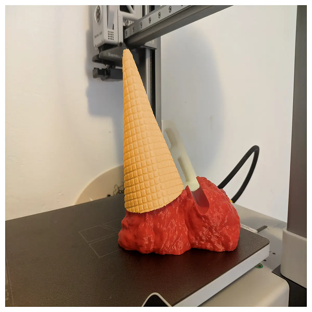 cute ice cream shaped phone holder for desk aesthetic kawaii for summer vibe accessory viral tiktok gadget table organizer
