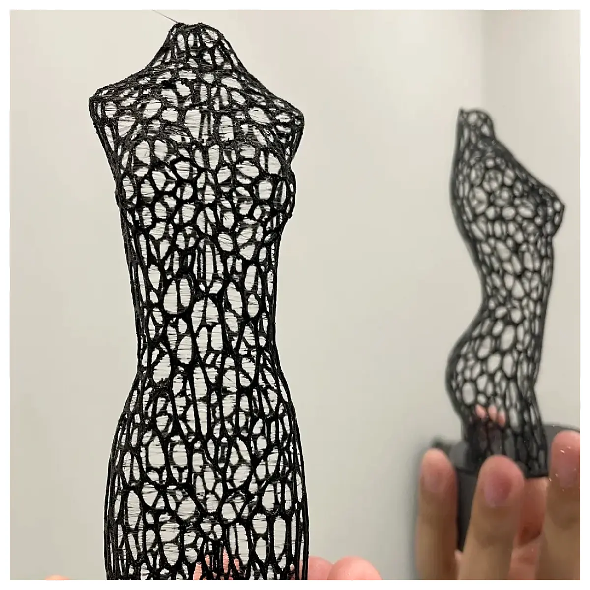voronoi fractal abstract art sculpture female figure modern home decor resin statue for living room shelf