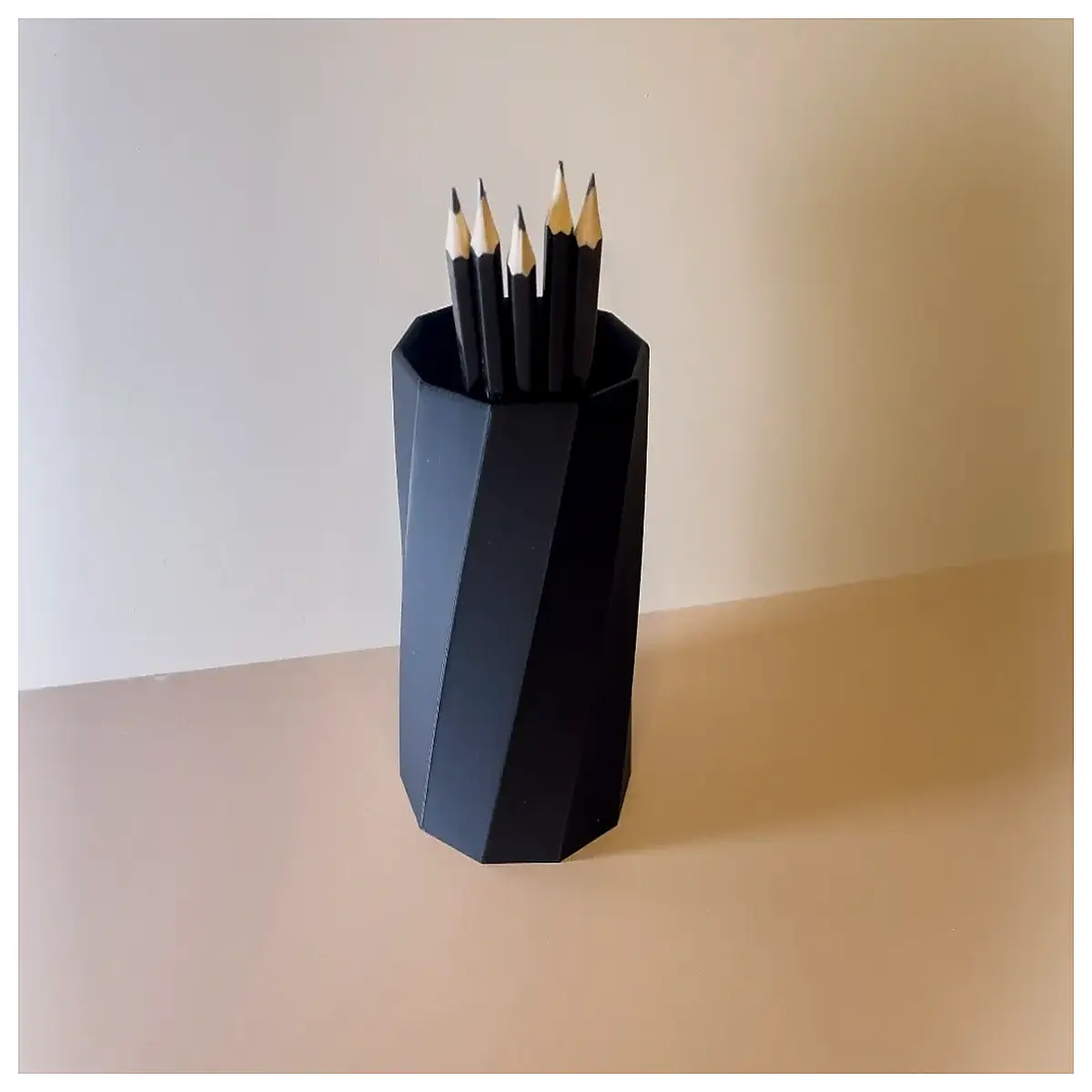modern minimalist pencil holder desk organizer metal mesh pen cup office supplies storage container for home workspace