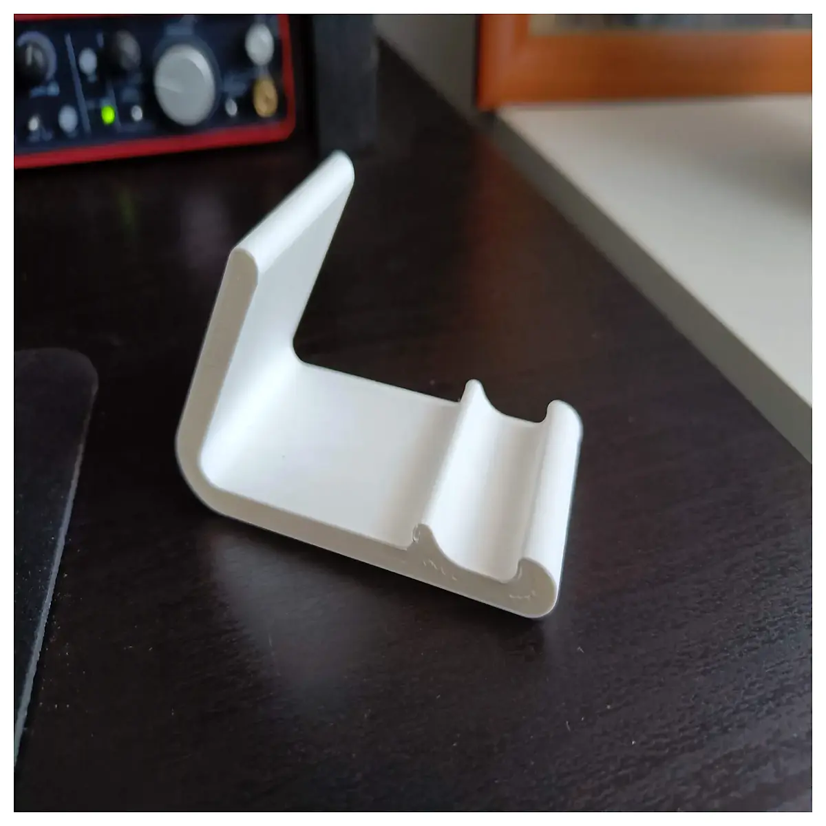 adjustable phone dual angle desktop holder for cooking watching hands video call