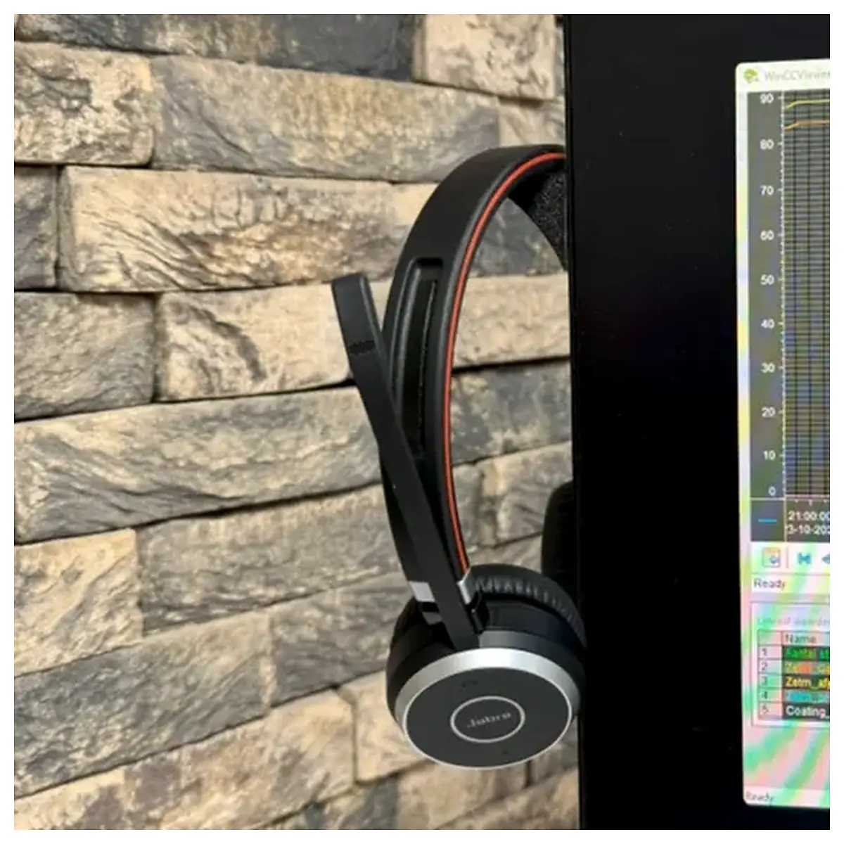 minimalist wall mounted headphone hook organizer for desk modern metal headphone holder for gaming headset storage space saving headphone hanger