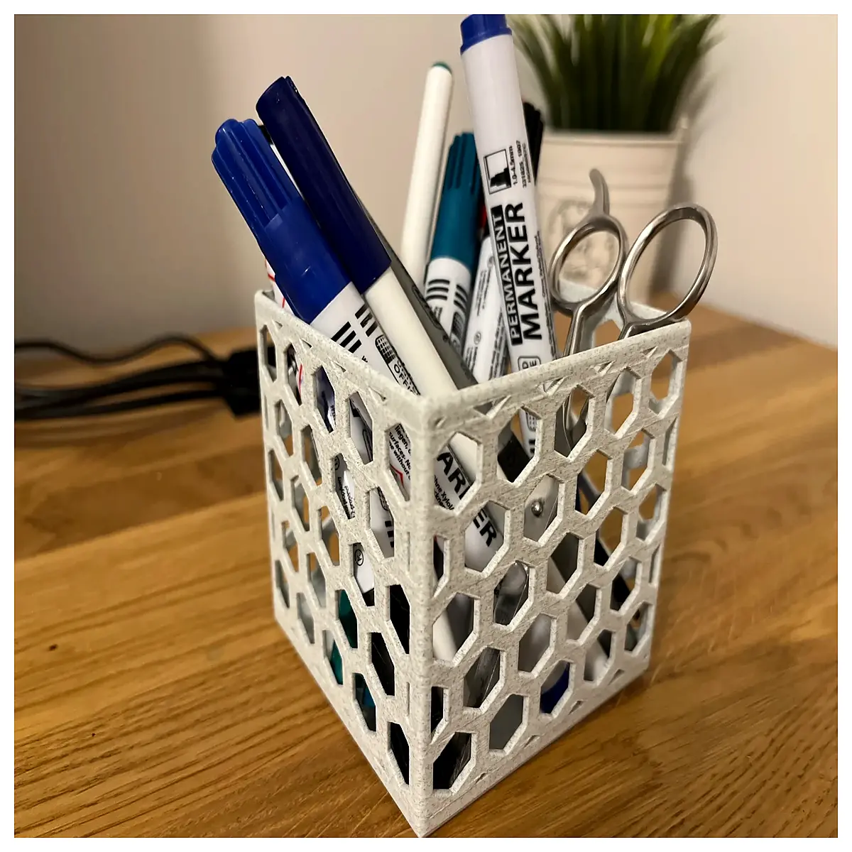 honeycomb pattern pen holder desk organizer stationery storage container office supplies cute geometric cup for writing utensils
