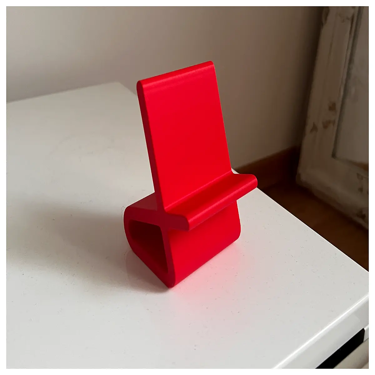 minimalist phone desktop holder for adjustable viewing angle office desk accessory