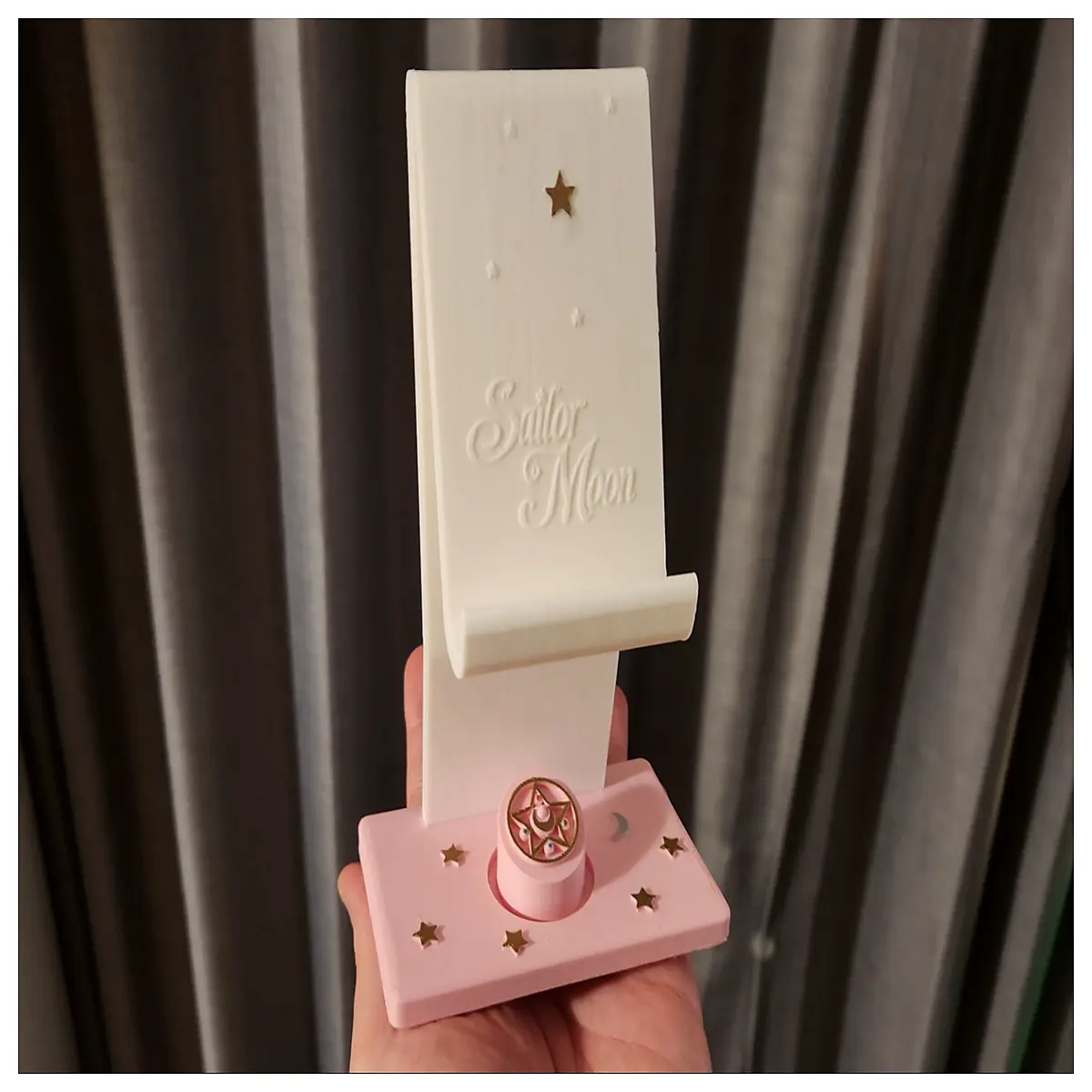phone holder desk organizer cute anime aesthetic room decor accessory for smartphone tablet