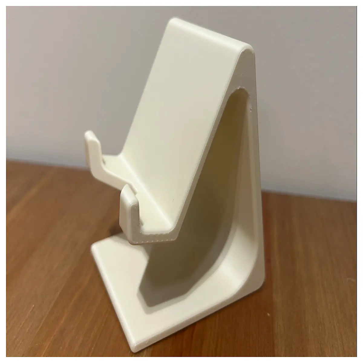 minimalist angled phone desktop holder for video calls watching movies hands viewing adjustable non slip base