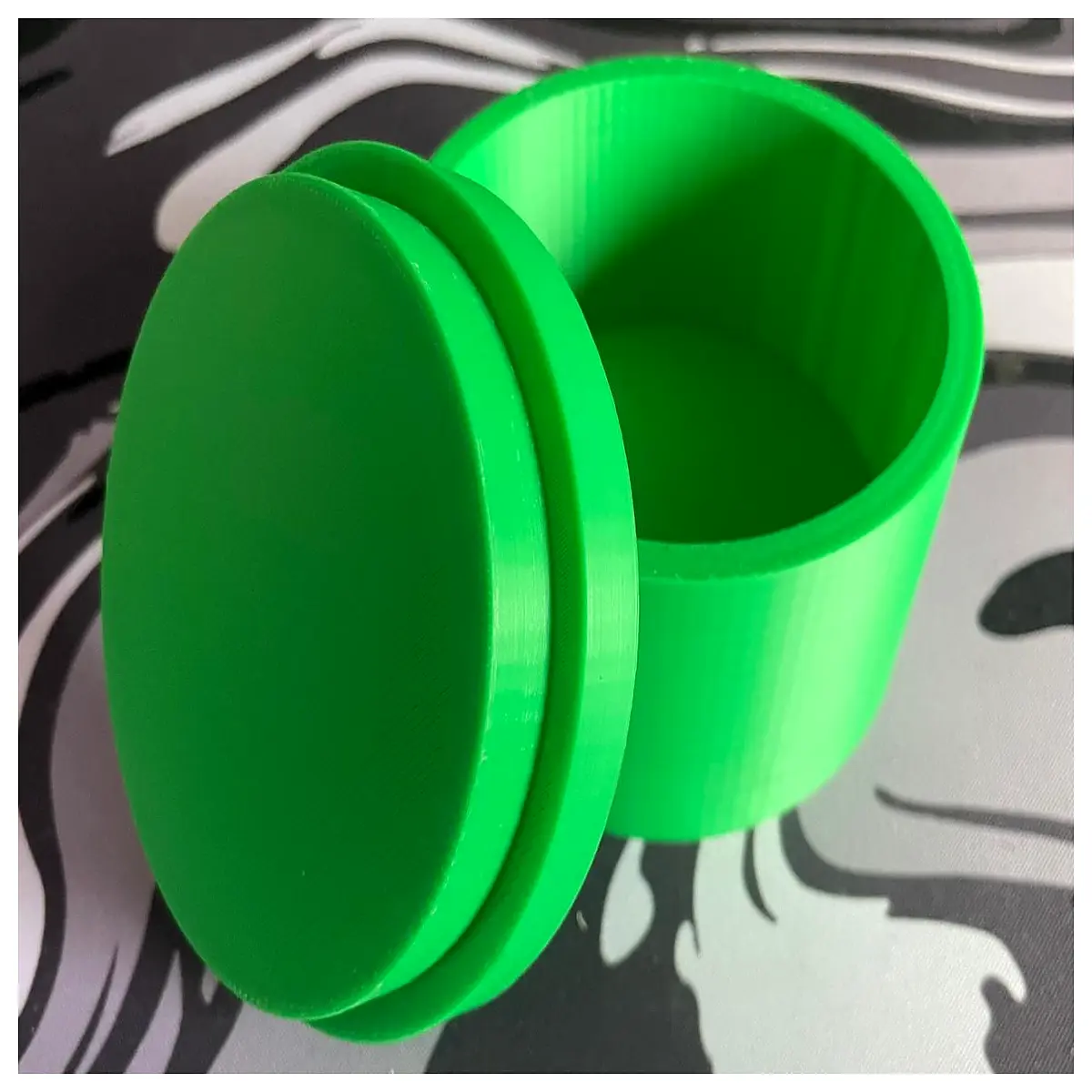 round storage box plastic container with lid for jewelry organization craft supplies desktop organizer small round tin box