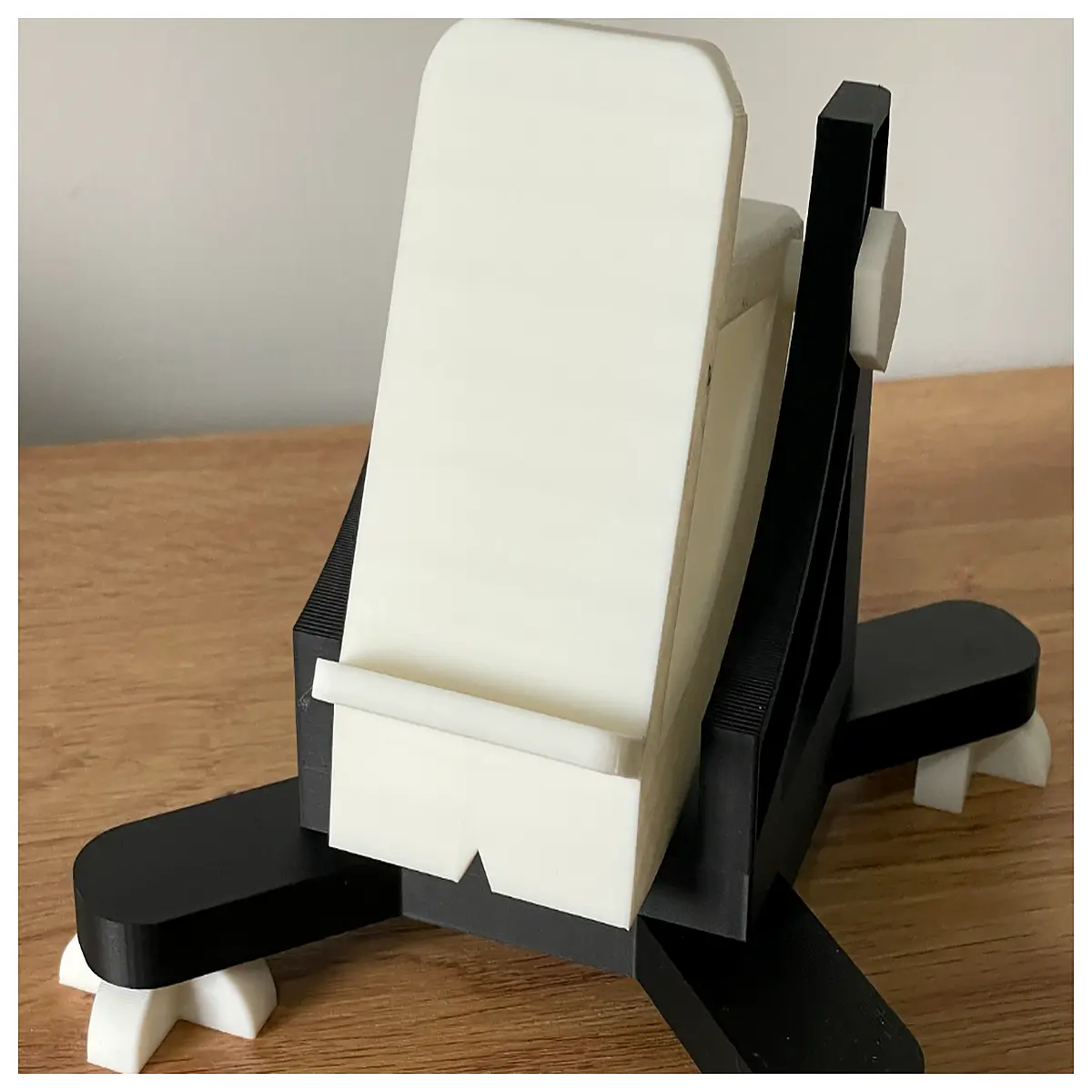 adjustable phone holder for desk universal tablet mount portable travel grip hands video call accessory non slip base