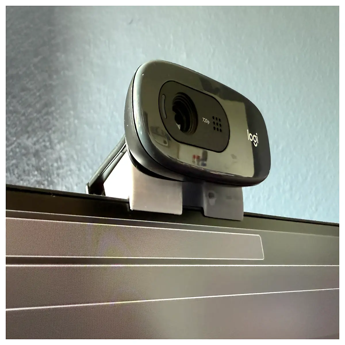 webcam riser mount clip for monitor narrow bezel usb camera holder accessory desktop organizer
