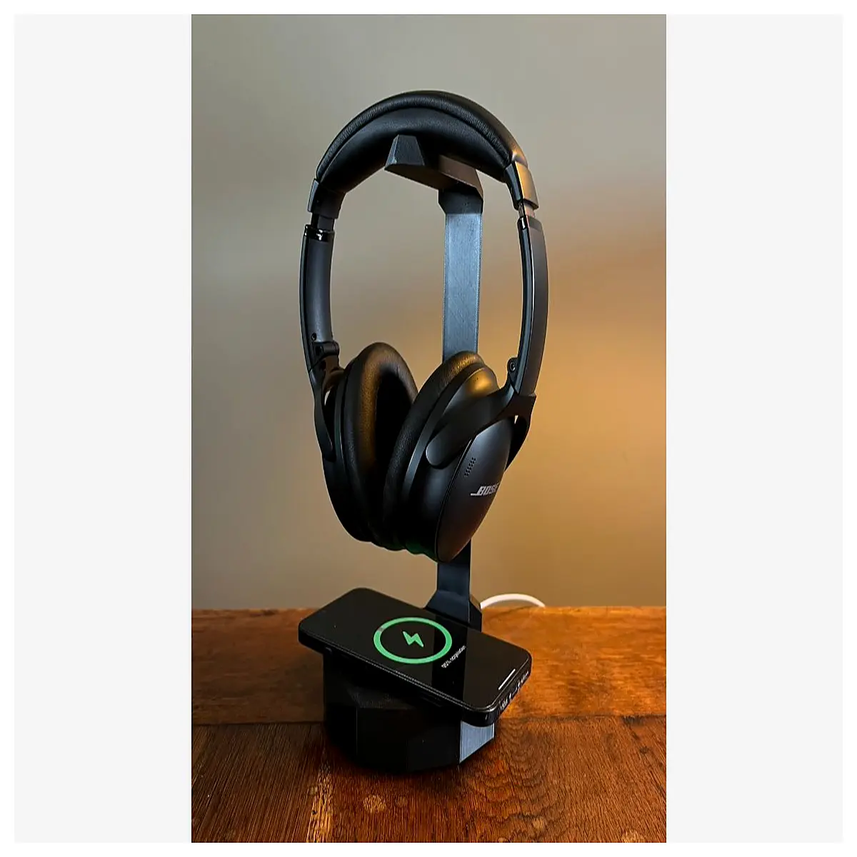 headphone with wireless charging pad for desk organizer magnetic qi charger base for gaming headset desktop accessory for watch and phone