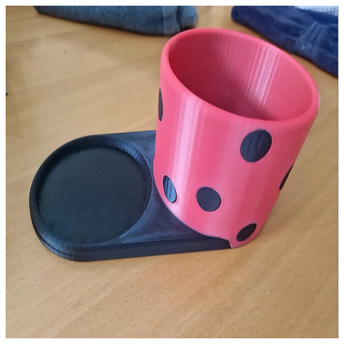 cute ladybug pen holder desk organizer cartoon animal stationery cup office supplies storage kawaii desktop accessory plastic pencil jar for kids