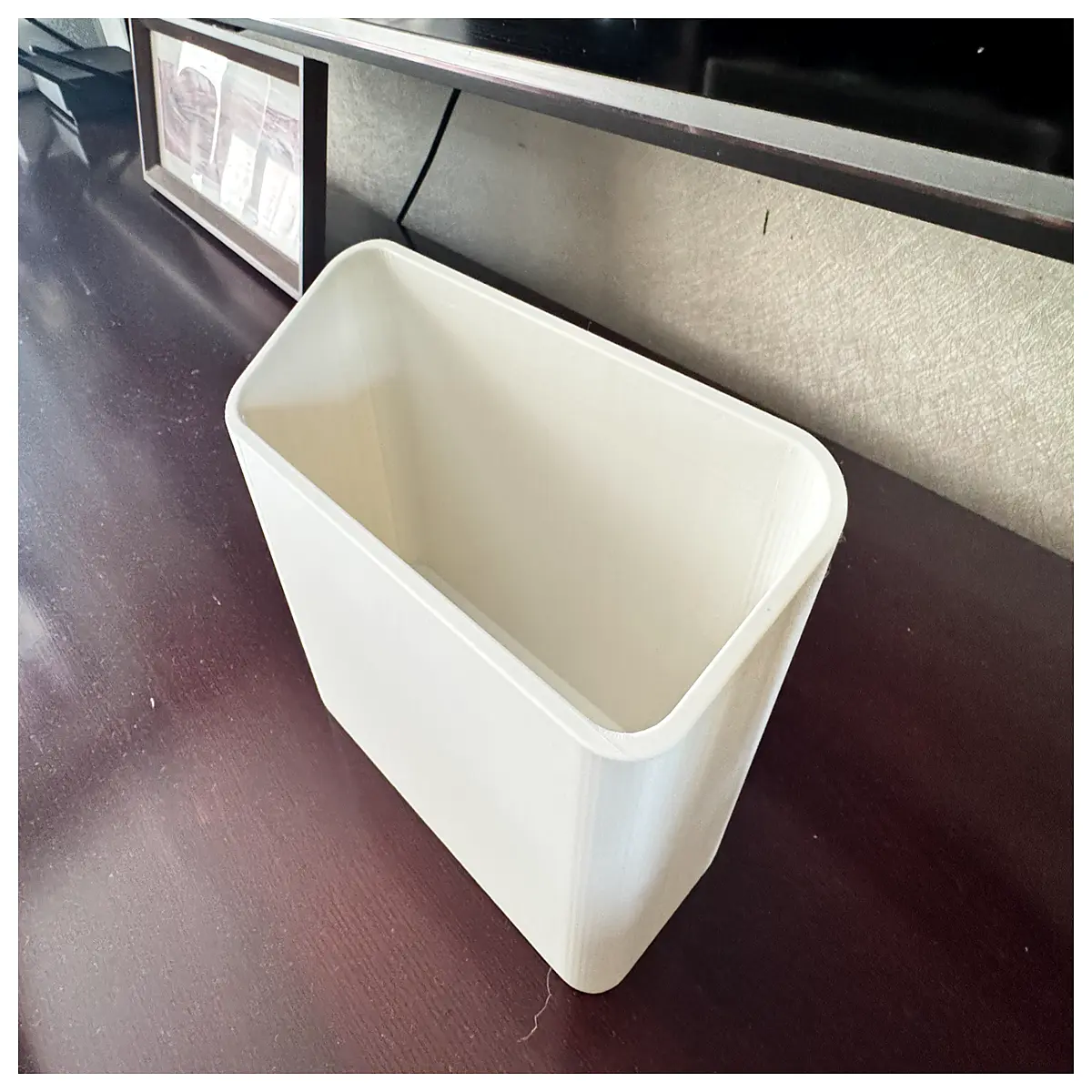 small desktop trash can for office desk compact waste bin for home minimalist mini garbage can with lid cute small trash bin for bathroom