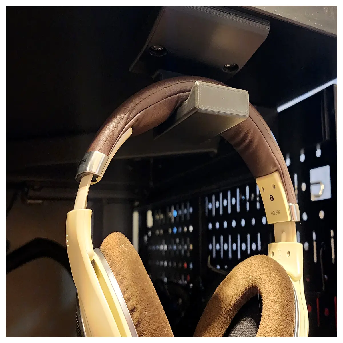 platform 6 desk headphone mount organizer cable management gaming setup accessory
