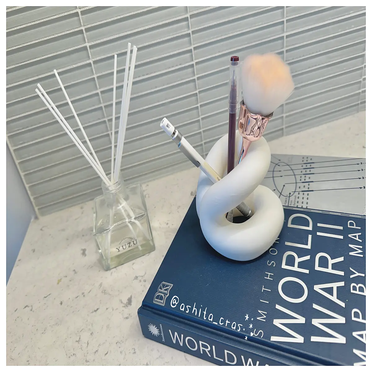 minimalist desk organizer pen holder modern art supplies storage container brush cup office desktop accessories