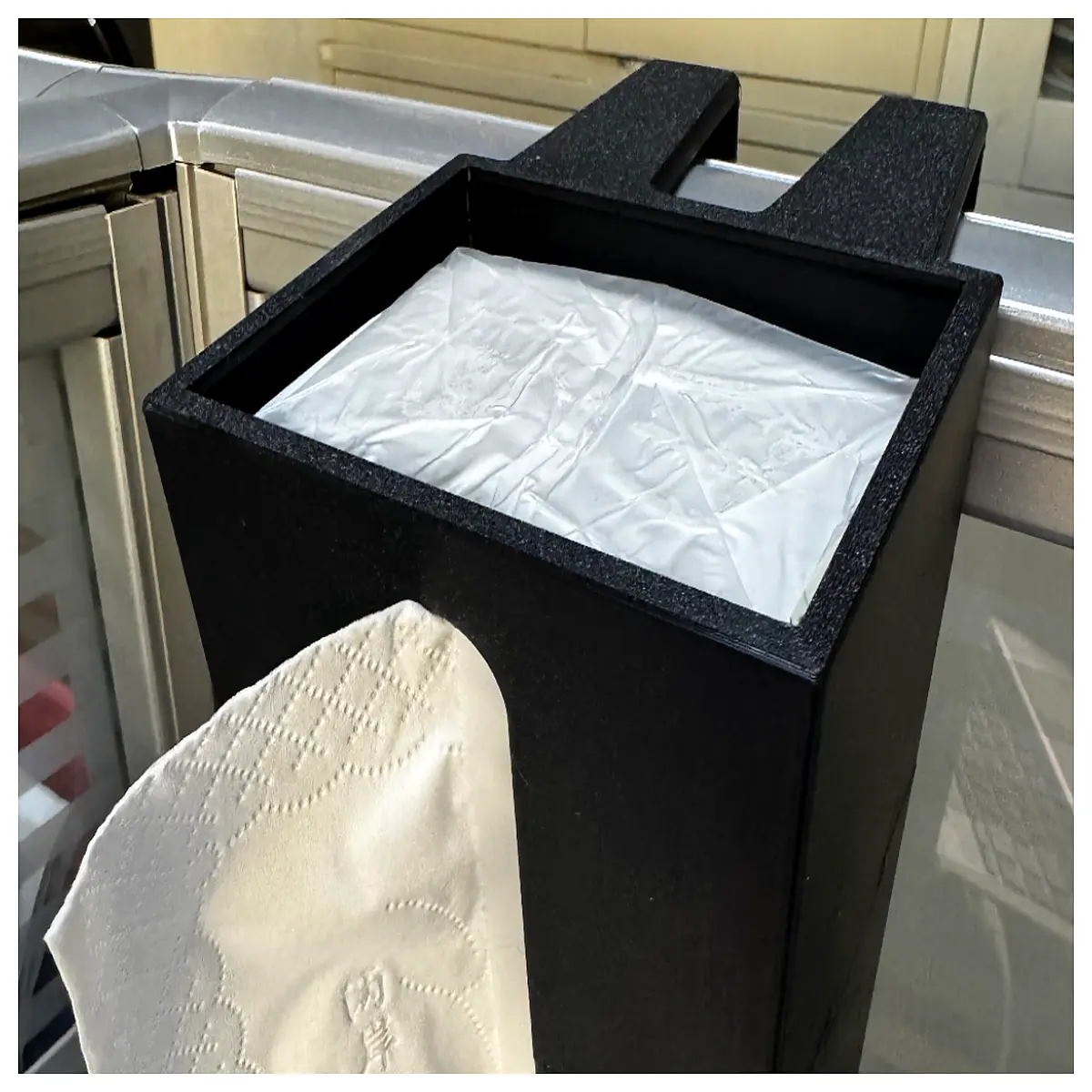 desk tissue holder clip on cubicle partition office supplies paper towel dispenser wall mounted sanitary napkin box