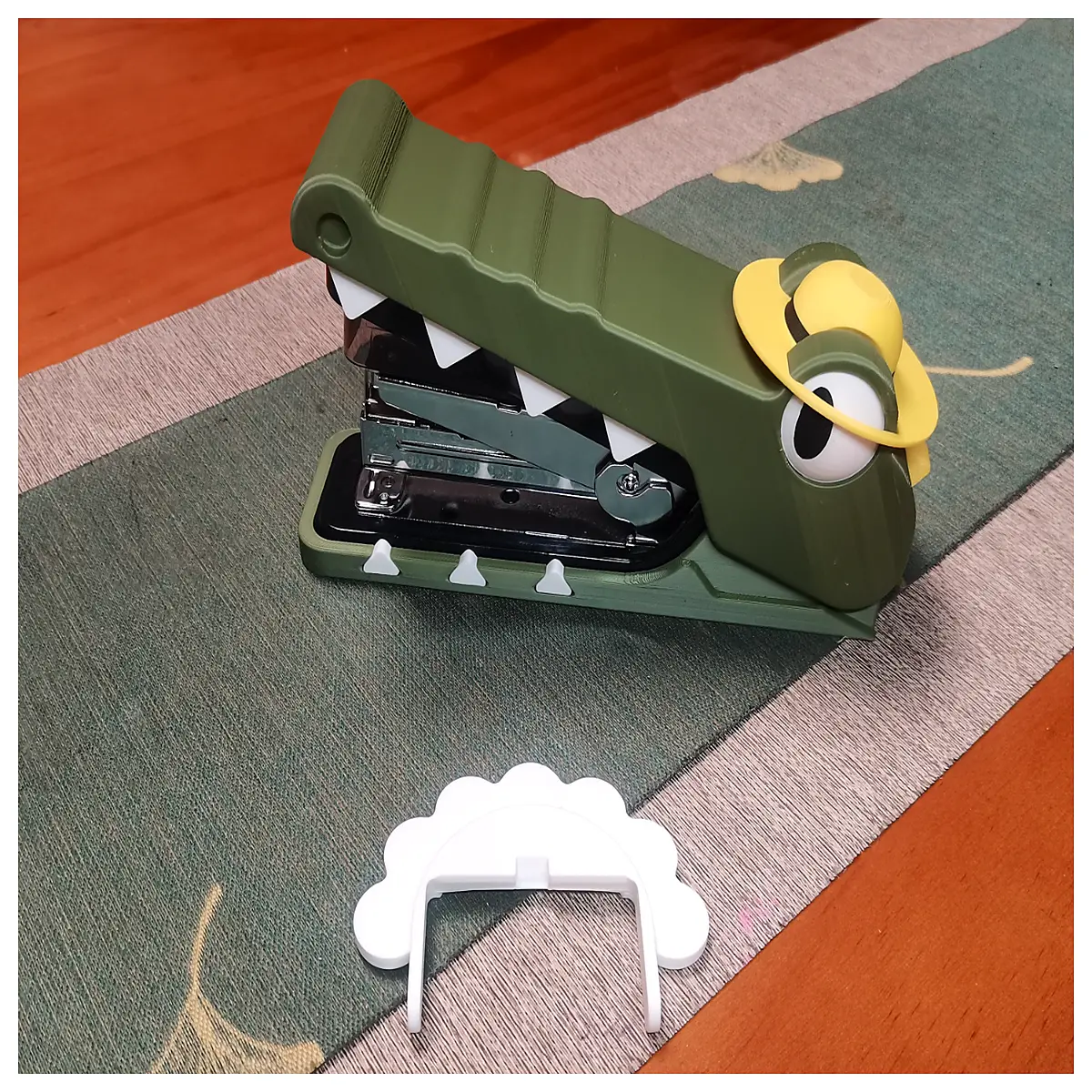 duty metal stapler shape office desk organizer stapling tool for thick paper binding